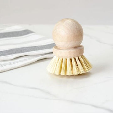 Round Beech Sisal Palm Brush