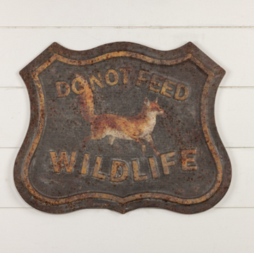 Do Not Feed The Wildlife Sign