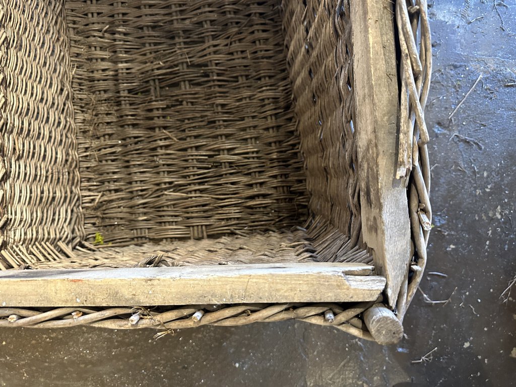 Authentic European XL Basket