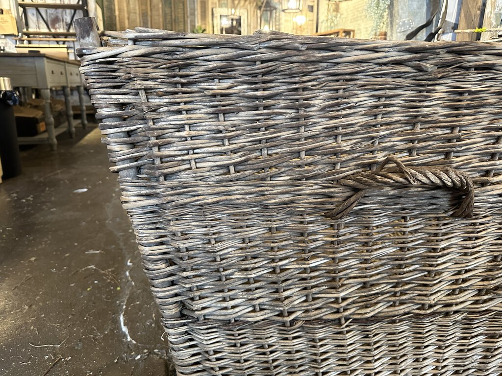Authentic European XL Basket