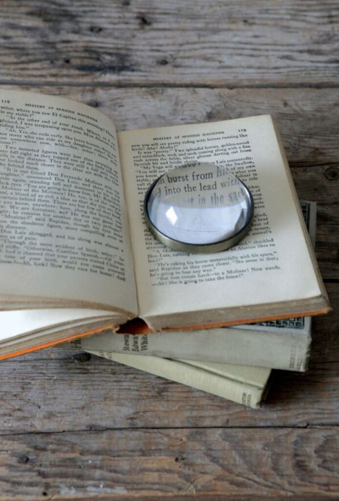 Paperweight Magnifying Glass