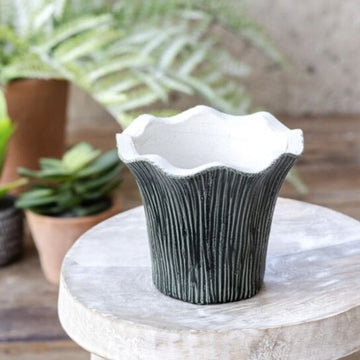 Dark Green Scalloped Edge Pot