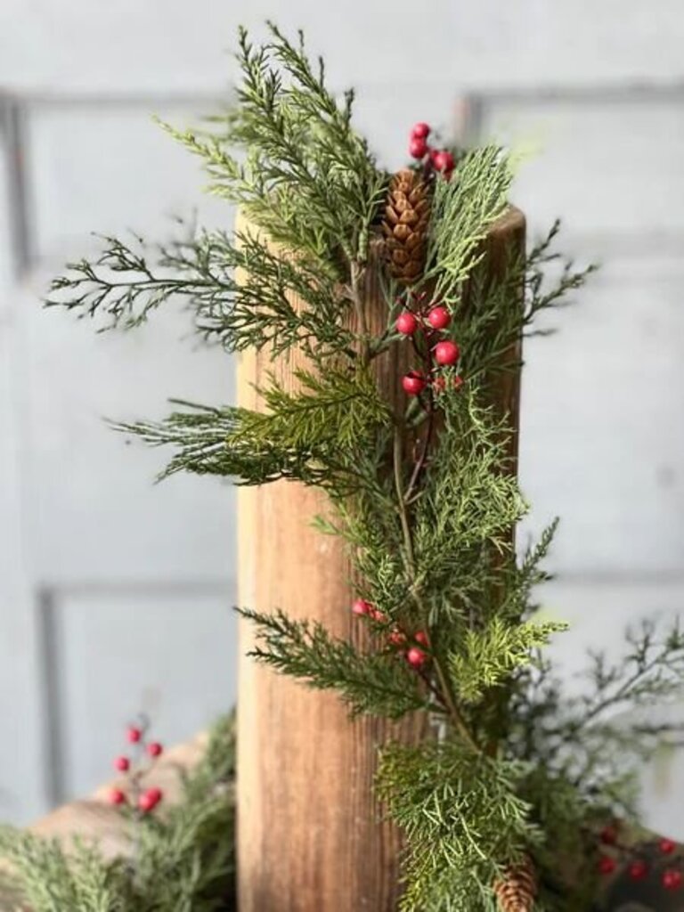 Alpine w/ Berries Garland - 6'