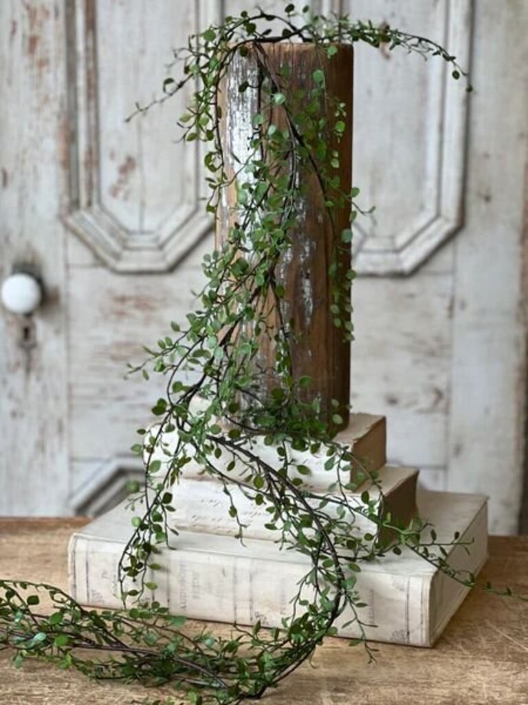 Rarrick Green Leaves Garland