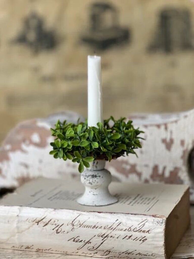 Lyric Boxwood Candle Ring