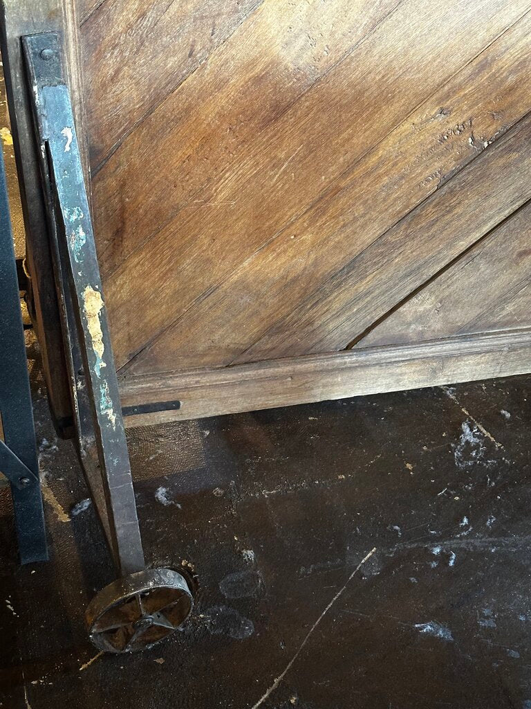 Door/Partition on Wheels