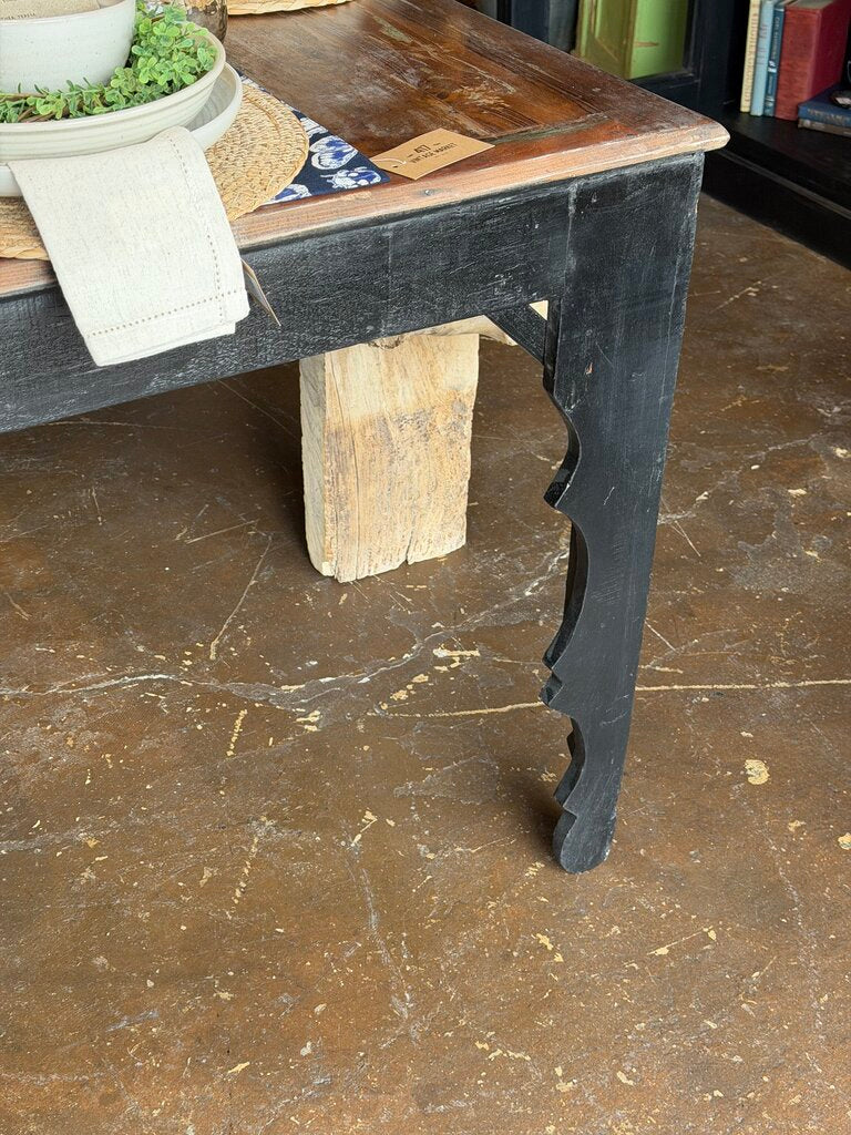 Stunning Wooden Black Leg Table