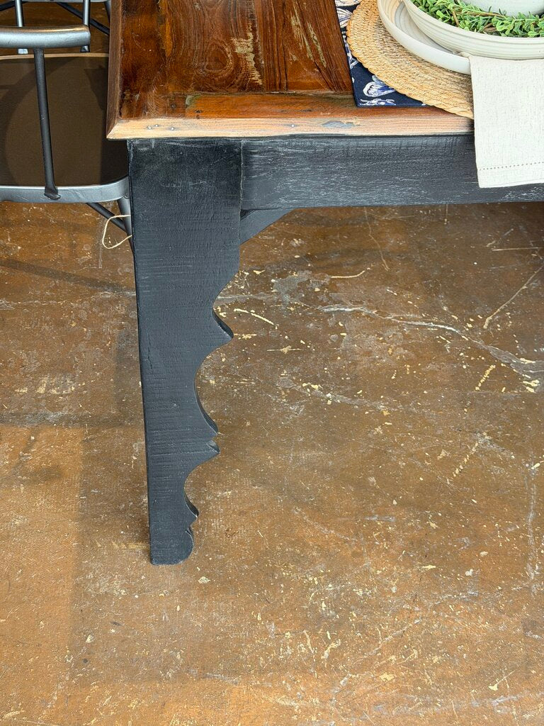 Stunning Wooden Black Leg Table