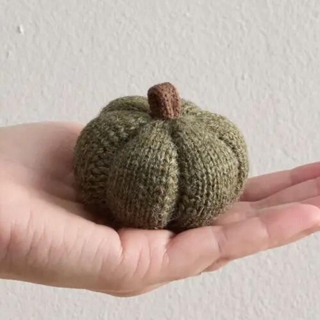 Spruce Knitted Yarn Pumpkin - 2.5"