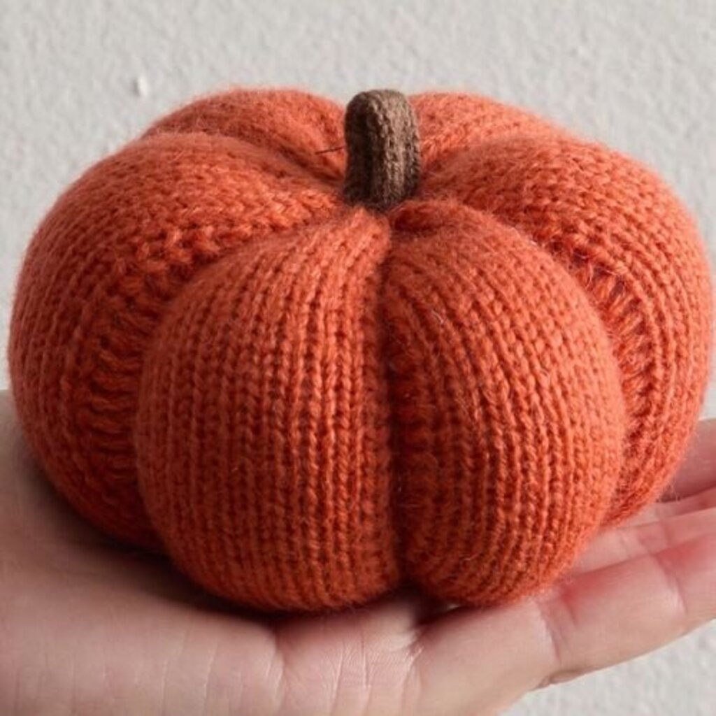 Orange Knitted Yarn Pumpkin - 4"
