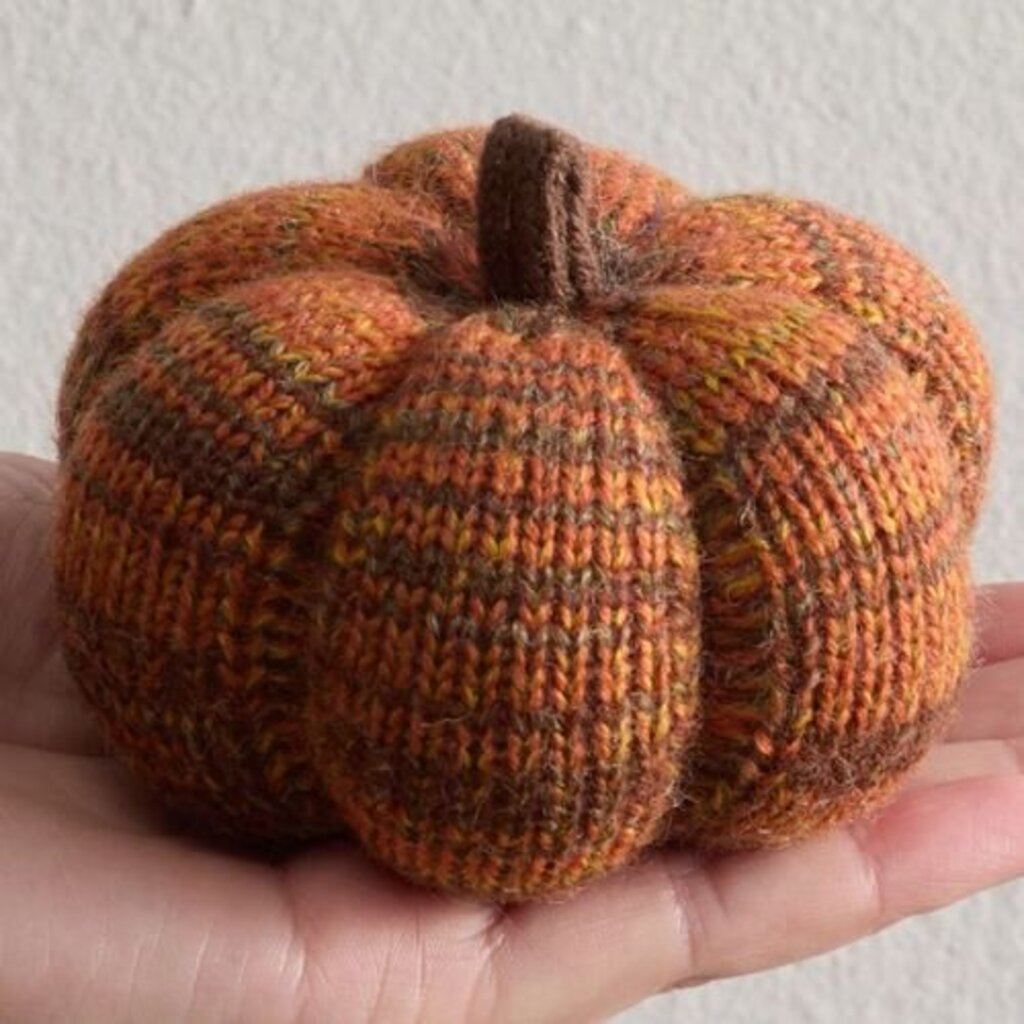 Spiced Maple Knitted Yarn Pumpkin - 4"