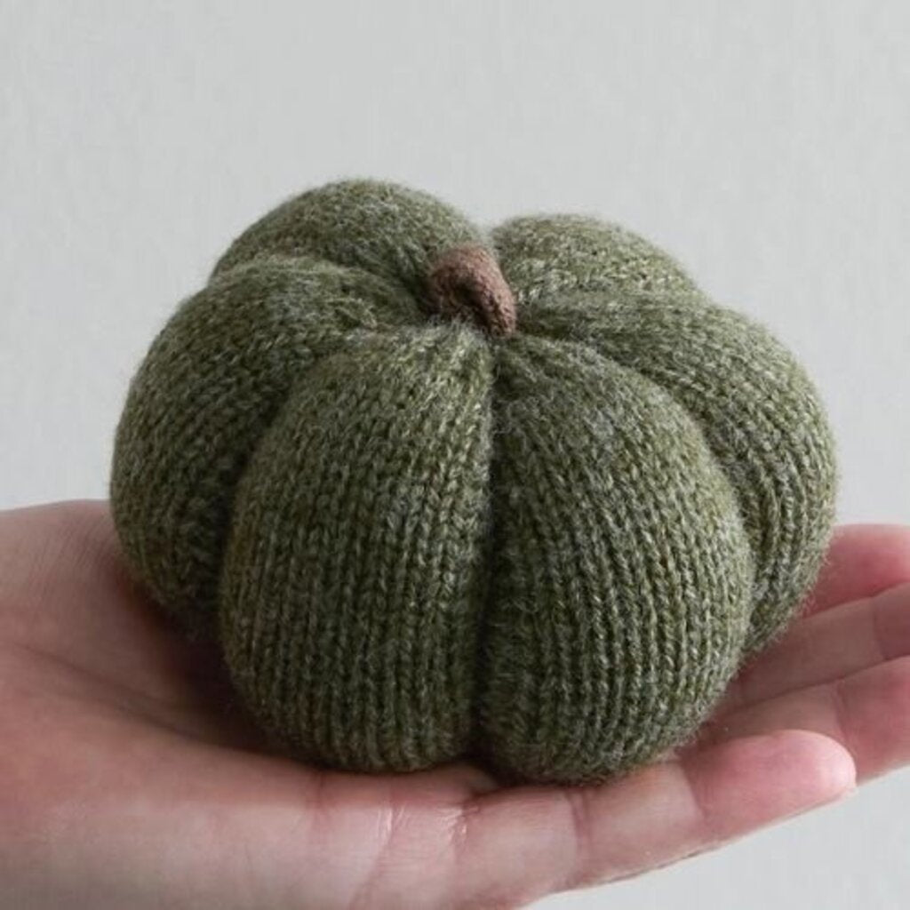 Spruce Knitted Yarn Pumpkin - 4"