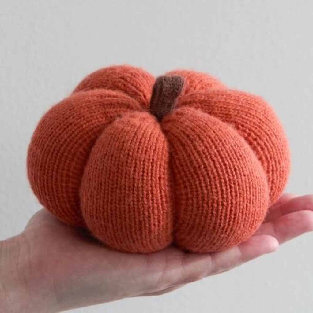 Orange Knitted Yarn Pumpkin - 5.5"