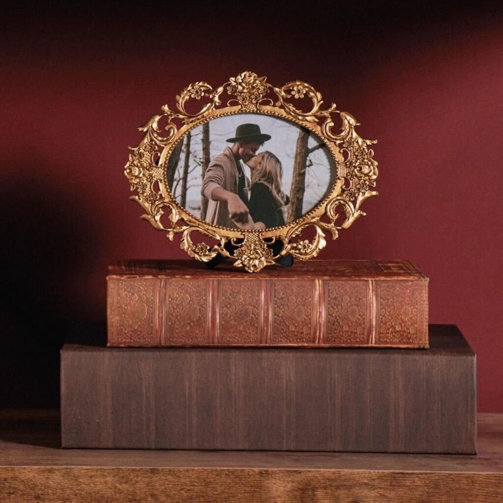 Vintage Oval Photo Frame