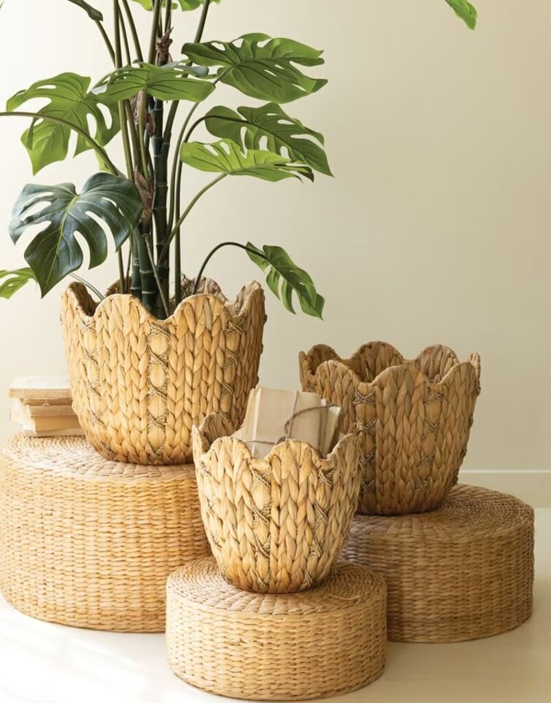 Scalloped Water Hyacinth Basket- Large