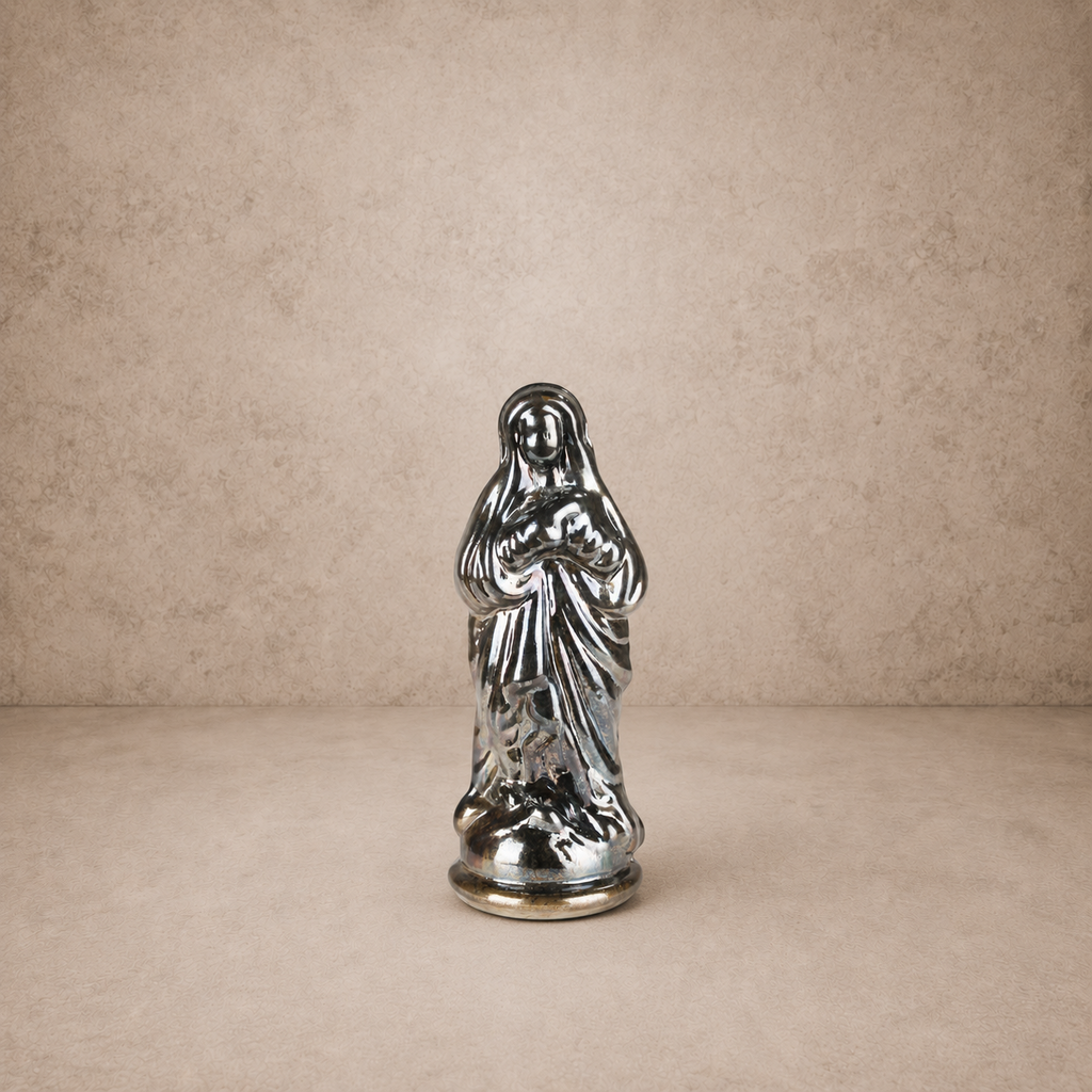 Pretty Glass Praying Madonna