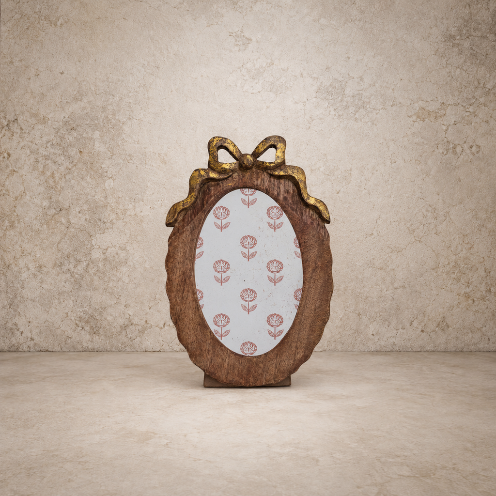 Mango Wood Scalloped Photo Frame