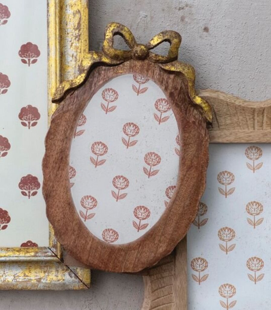 Mango Wood Scalloped Photo Frame