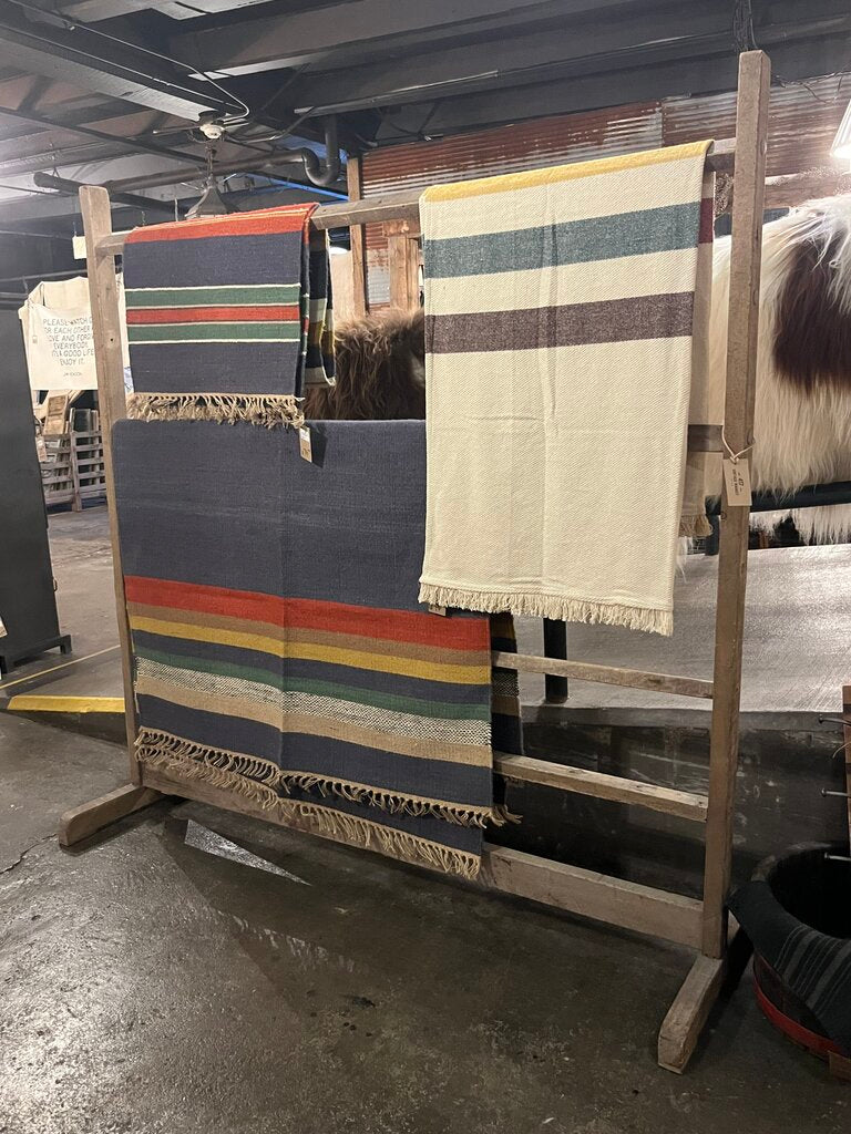 Awesome Park Hill Display Rack