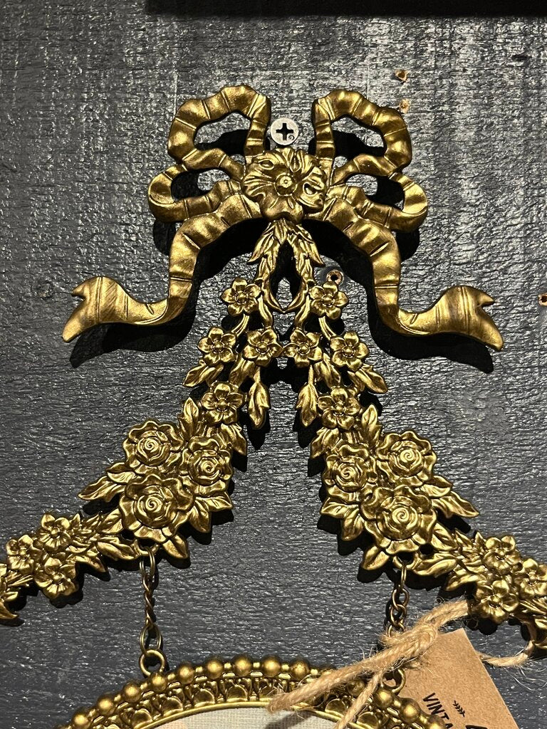 Gold Pewter Oval- Shaped Hanging Frame