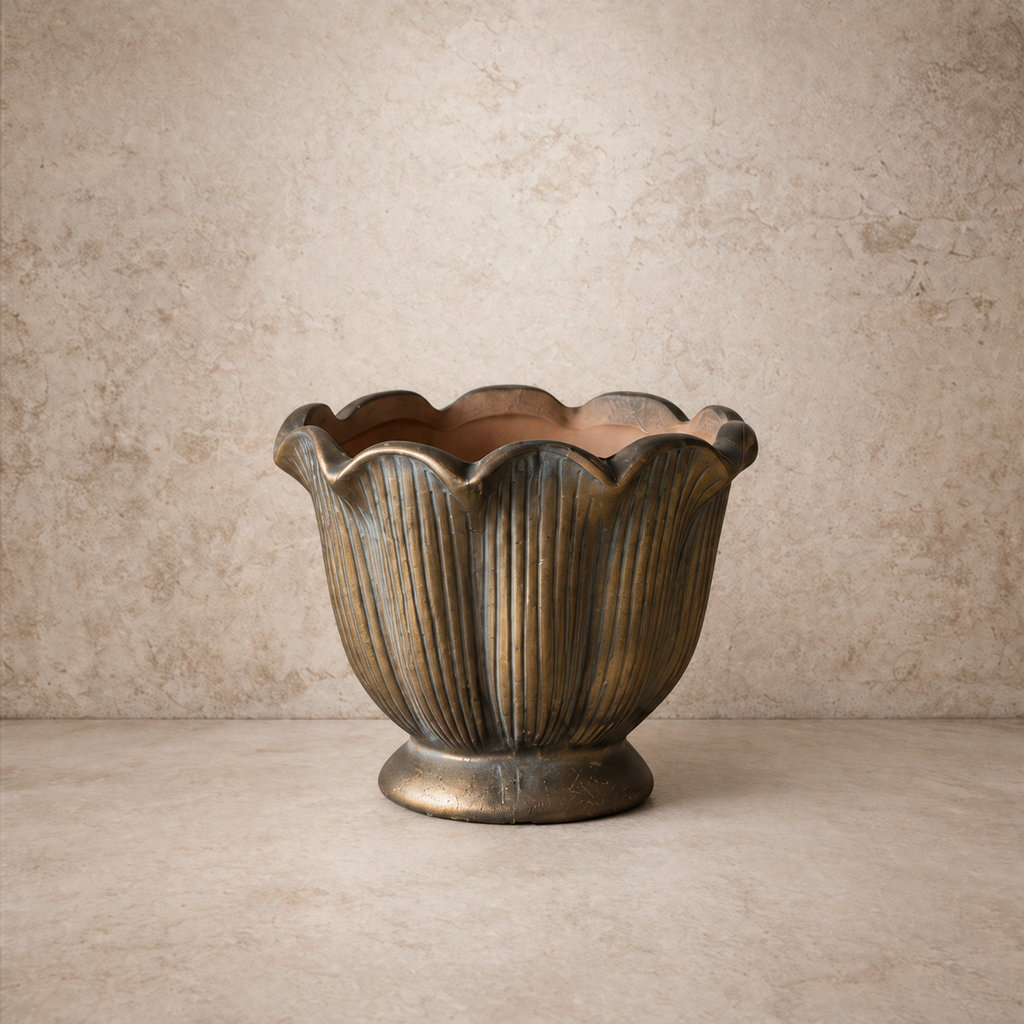 Antique Bronze 5.7" Scalloped Edge Planter