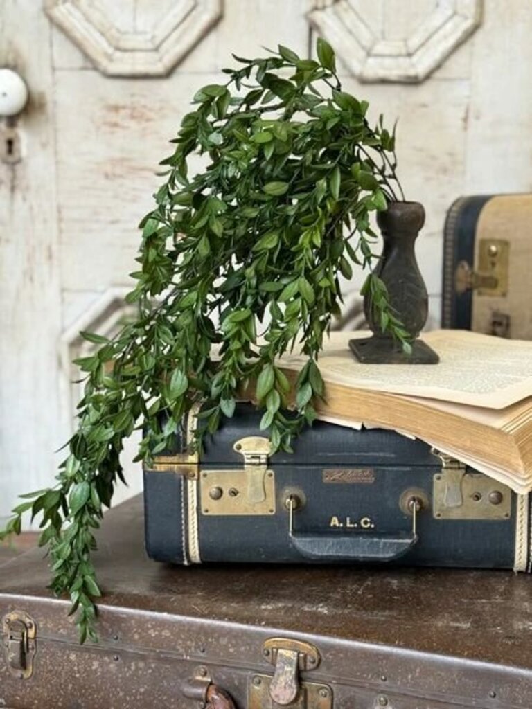 28" Nottswood Leaves Hanging