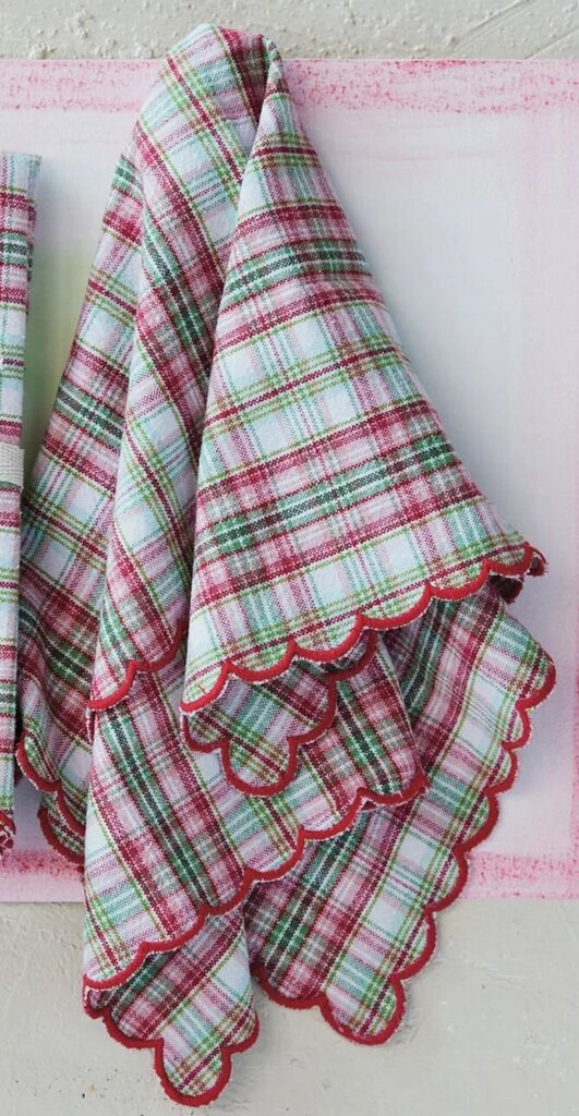 Scalloped Stitched Edge Plaid Napkin