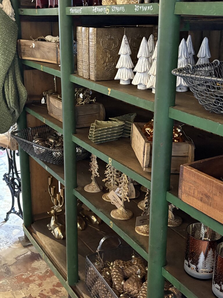 Amazing Industrial Wood + Iron Shelf