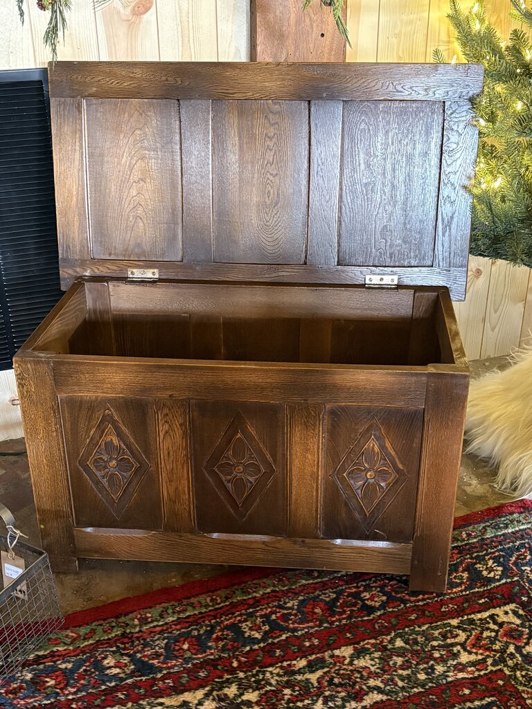 Gorgeous Oak Storage Trunk