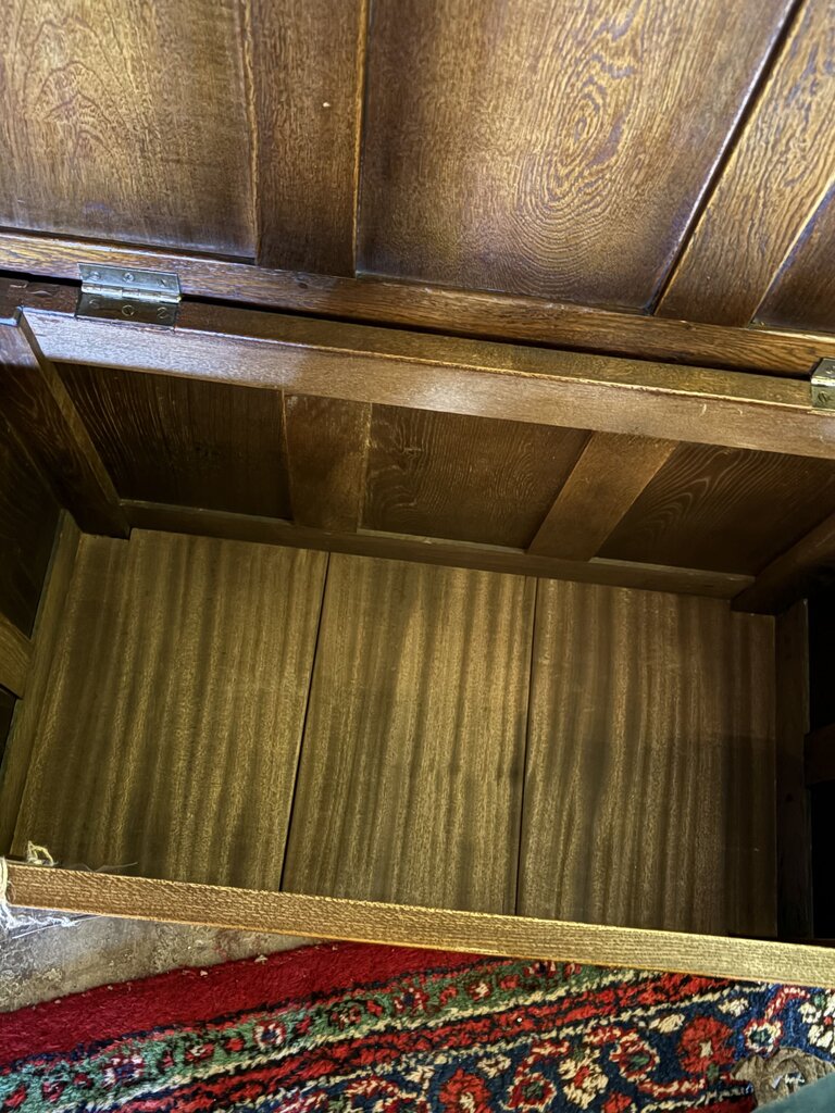 Gorgeous Oak Storage Trunk