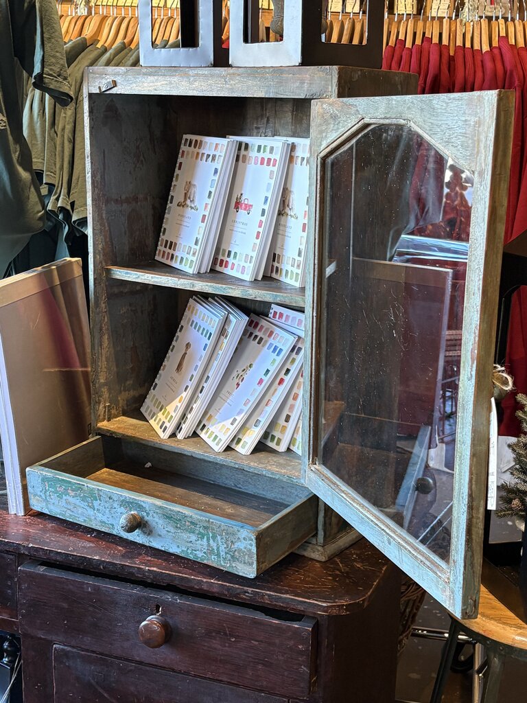 Cute Single Glass Door Cabinet