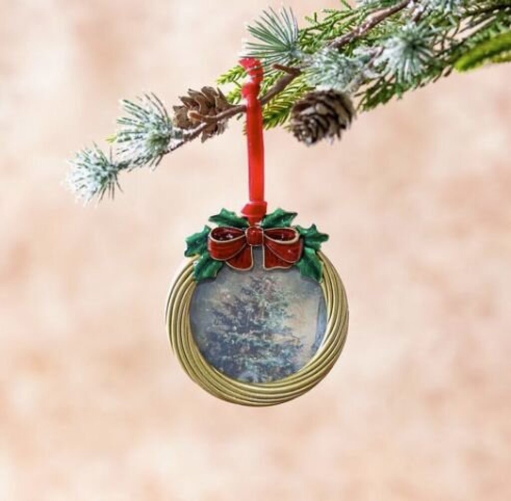 Bow Wreath Ornament Frame