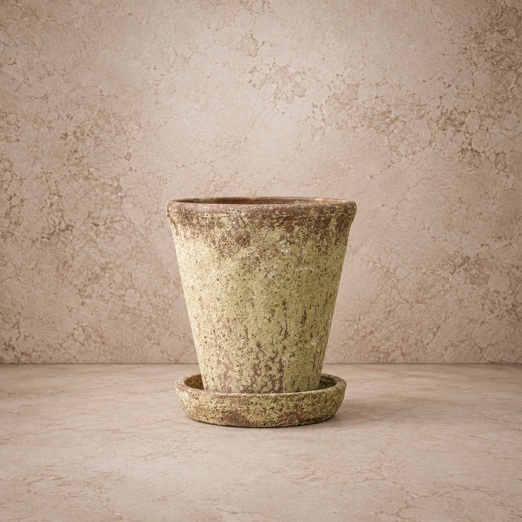Distressed Sand/Terracotta Pot - 8.5"